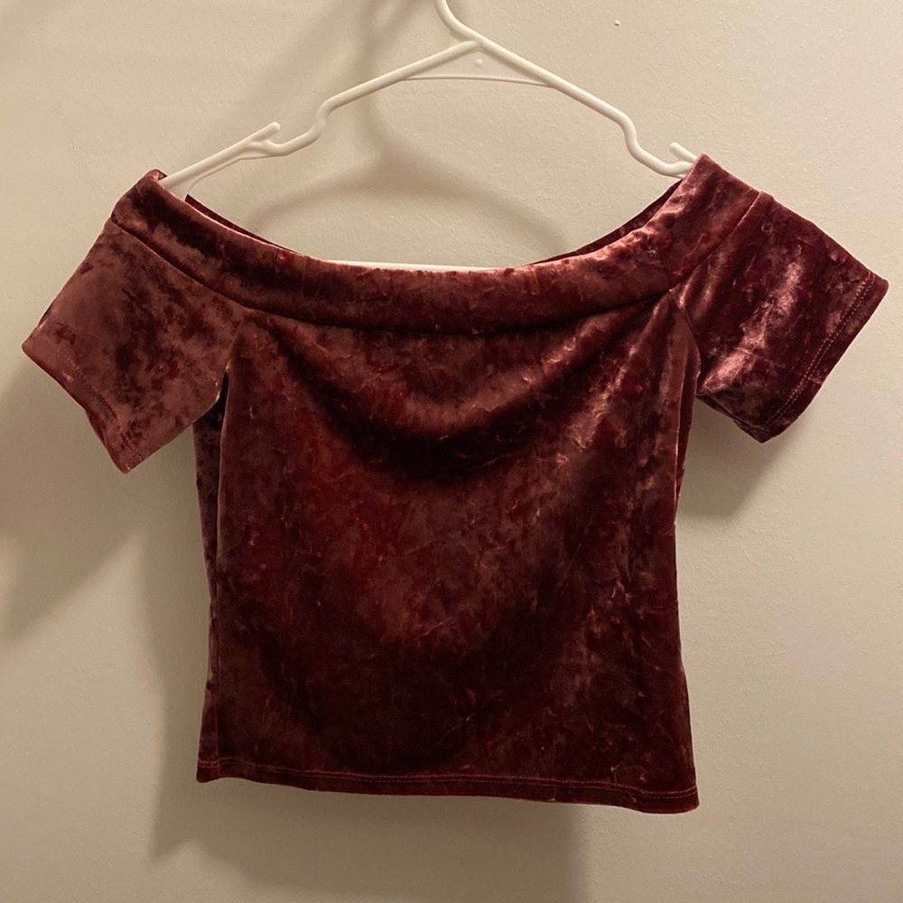 crushed velvet off-the-shoulder crop top || ACCEPTING ALL REASONABLE OFFERS